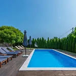 Lavanda Near Pazin, A Modern Pool In The Heart Of Istria * Pulici