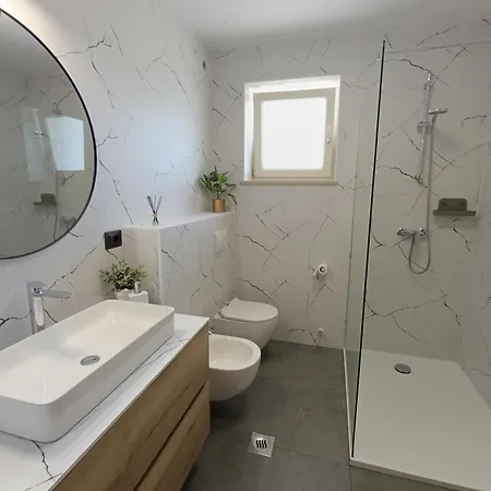 Ferienhaus Lavanda Near Pazin, A Modern Pool In The Heart Of Istria *