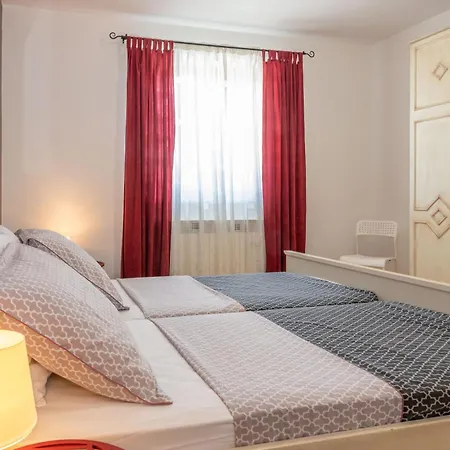 Ferienhaus Lavanda Near Pazin, A Modern Pool In The Heart Of Istria *